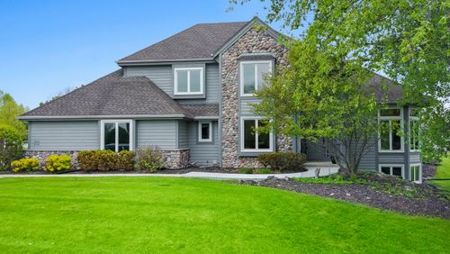 W292N3634 Stillmeadow Rd, Pewaukee, WI, 53072-3164 | Card Image