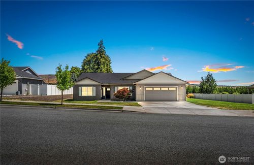 35 Starlight Ave, Wenatchee, WA, 98801-6053 | Card Image