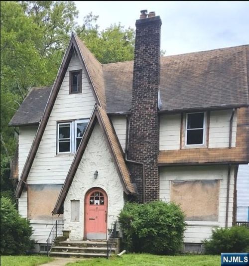 52 Hillside Ave, West Orange, NJ, 07052-4507 | Card Image