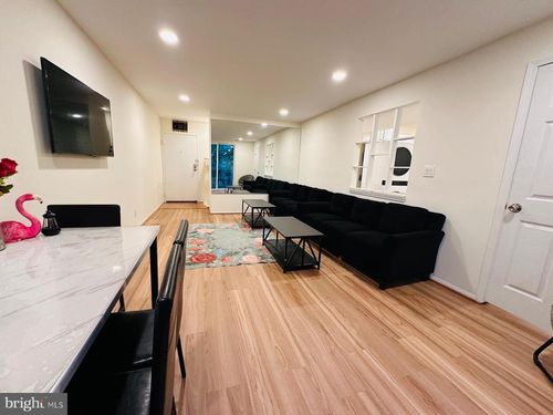 apt-201-5051 7th Rd S, ARLINGTON, VA, 22204-2520 | Card Image