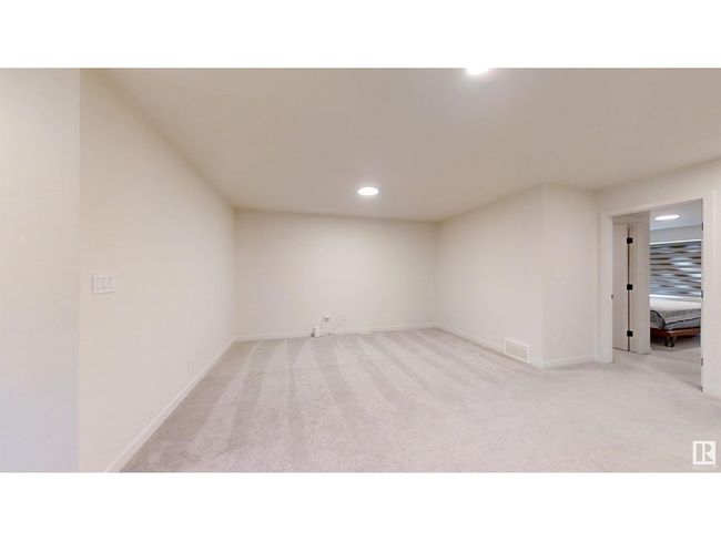 9468 Pear Cres Sw, House other with 3 bedrooms, 3 bathrooms and null parking in Edmonton AB | Image 23