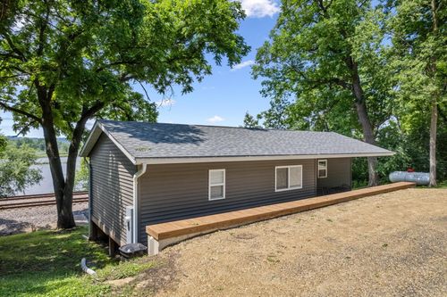 1495 The Great River Rd, Nelson, WI, 54756 | Card Image
