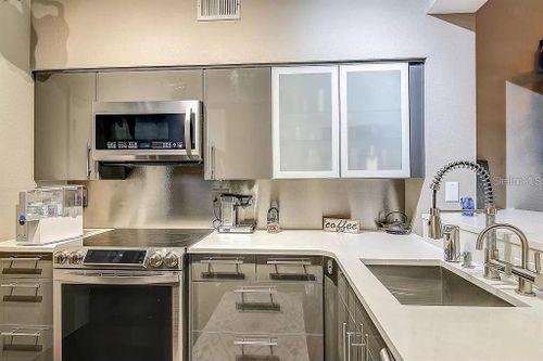 apt-205-100 4th Ave S, ST PETERSBURG, FL, 33701-4368 | Card Image