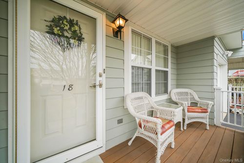 18 Summerfield Cir, Central Islip, NY, 11722-4650 | Card Image