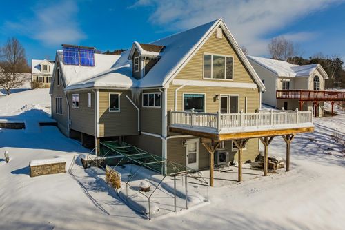 38 Ozzy Ln, White River Junction, VT, 05001-9828 | Card Image