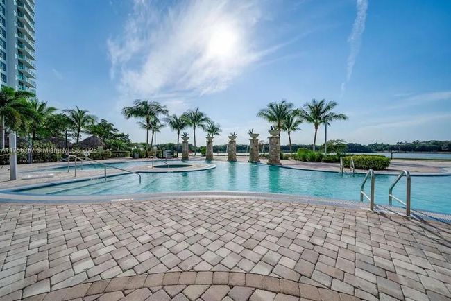 APT-707S - 2681 N Flamingo Rd, Condo with 2 bedrooms, 2 bathrooms and null parking in Sunrise FL | Image 13