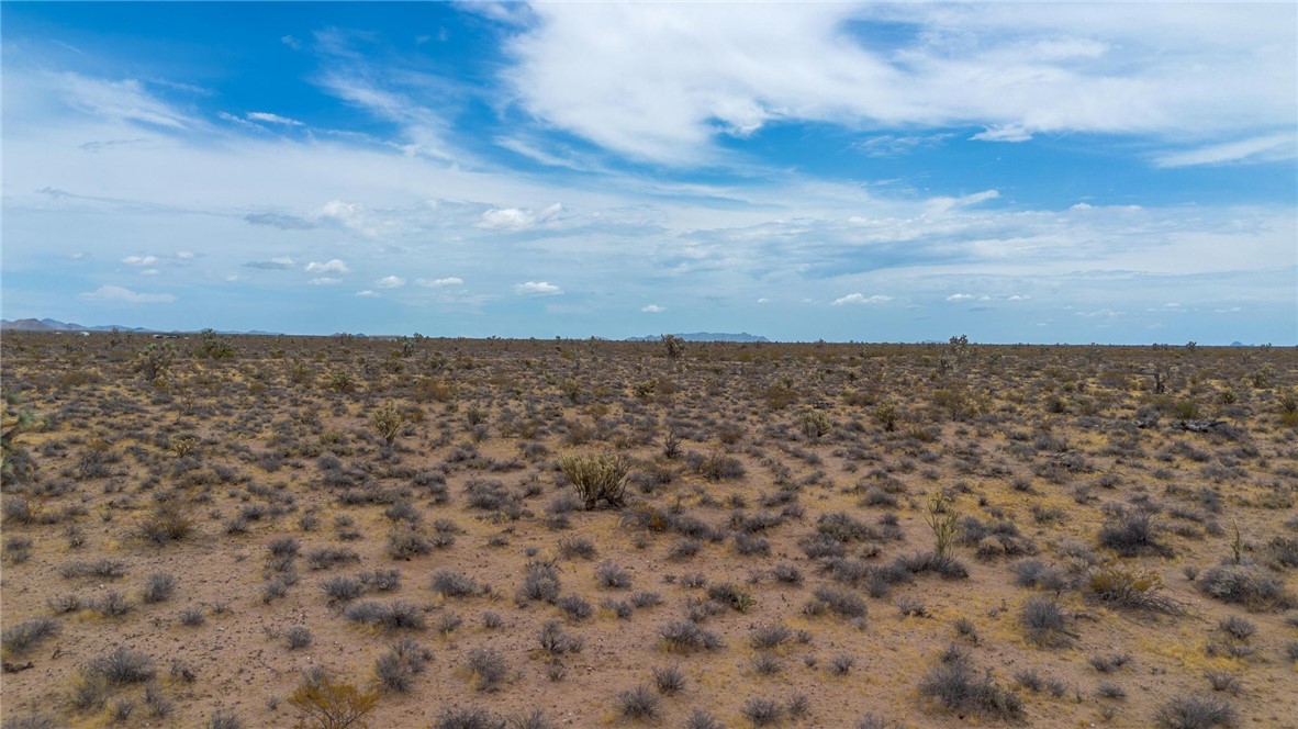 Land in Yucca 2