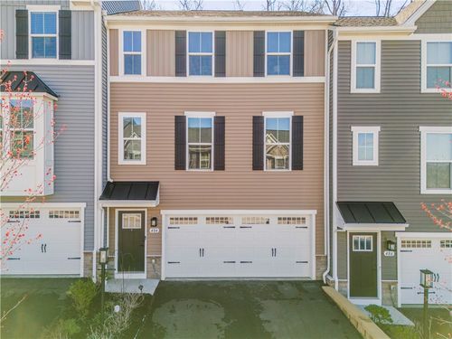 484 Greenwood Dr, Canonsburg, PA, 15317-5276 | Card Image