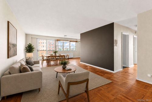 8d-102-10 66th Rd, Forest Hills, NY, 11375 | Card Image