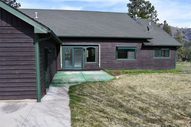 Closer view of the patio off the dining room. | Image 4