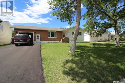 595 9 St W, House other with 4 bedrooms, 2 bathrooms and null parking in Shaunavon SK | Image 1