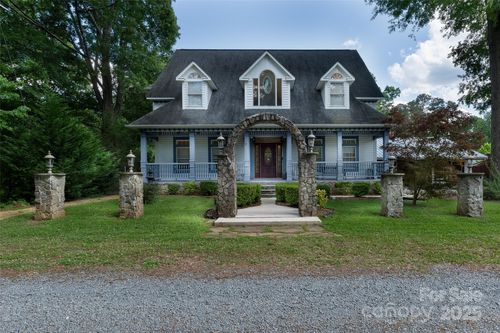 150 8th Ave, New London, NC, 28127-7634 | Card Image
