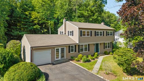 264 Skyview Dr, Stamford, CT, 06902-1526 | Card Image