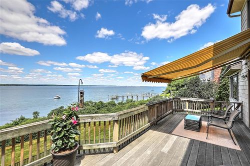 129 Seaside Dr, Jamestown, RI, 02835-3117 | Card Image