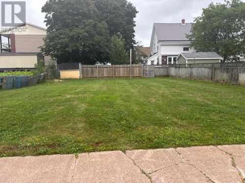 38 Valley St, Charlottetown, PE, C1A4J1 | Card Image
