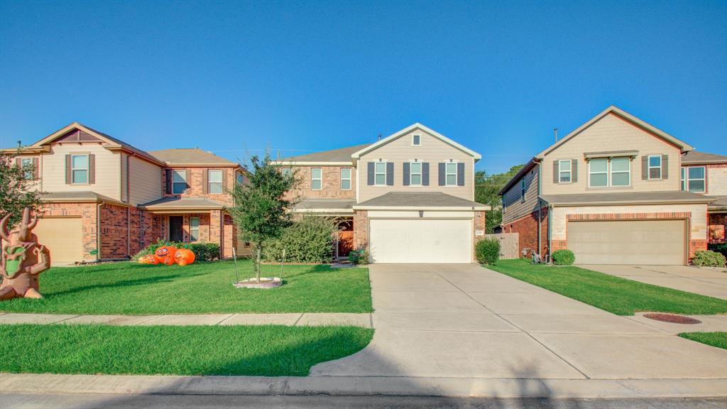 Lindale Springs Ln, Katy, TX 77449