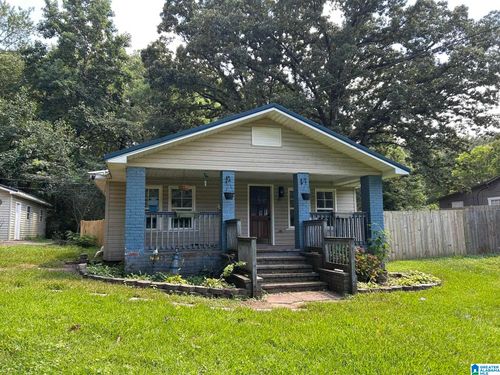 221 Virginia Dr, HUEYTOWN, AL, 35023-2429 | Card Image