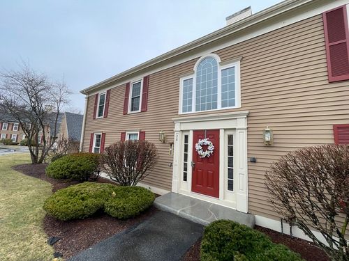d-28 Essex Green Ln, Peabody, MA, 01960-2917 | Card Image