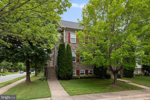 301 Oxford Glen Ct, Purcellville, VA, 20132-3098 | Card Image