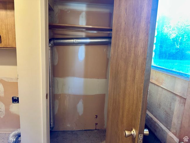 Detailed view of closet | Image 29