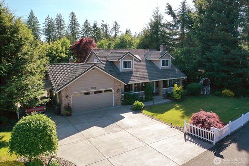 22015 Se 244th Pl, Maple Valley, WA, 98038-6088 | Card Image