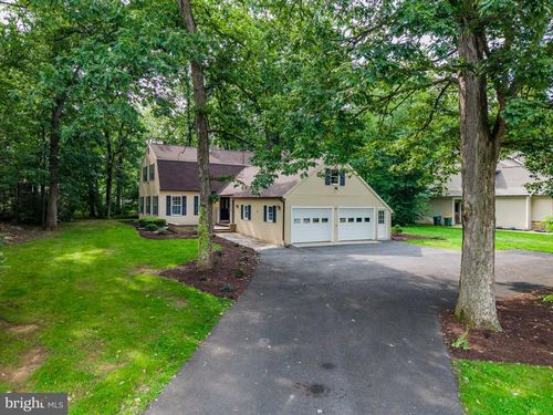 7 Forest Ln, CARLISLE, PA, 17015-7606 | Card Image