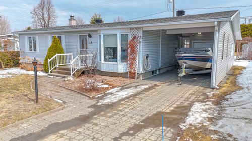 1020 Av. Des Chênes, Plessisville - Ville, QC, G6T2T7 | Card Image