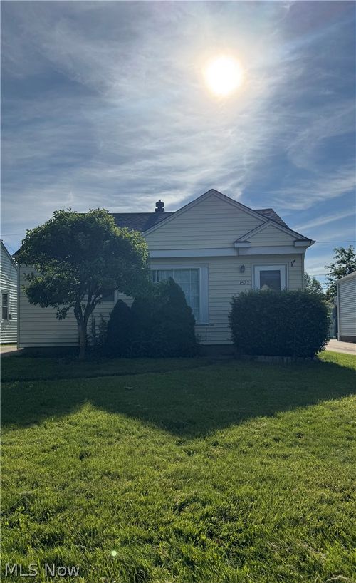 1572 Woodrow Ave, Mayfield Heights, OH, 44124-3410 | Card Image