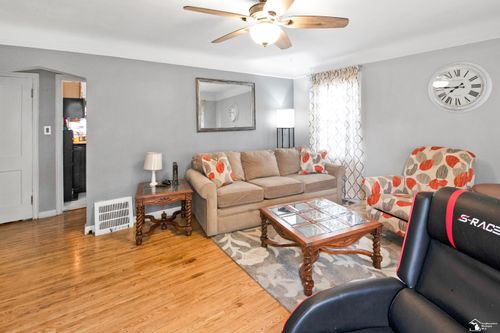 2041 Michigan Blvd, Lincoln Park, MI, 48146-3777 | Card Image