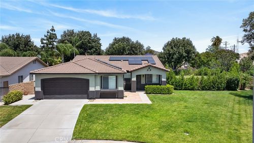 11267 Daylilly St, Fontana, CA, 92337-6819 | Card Image