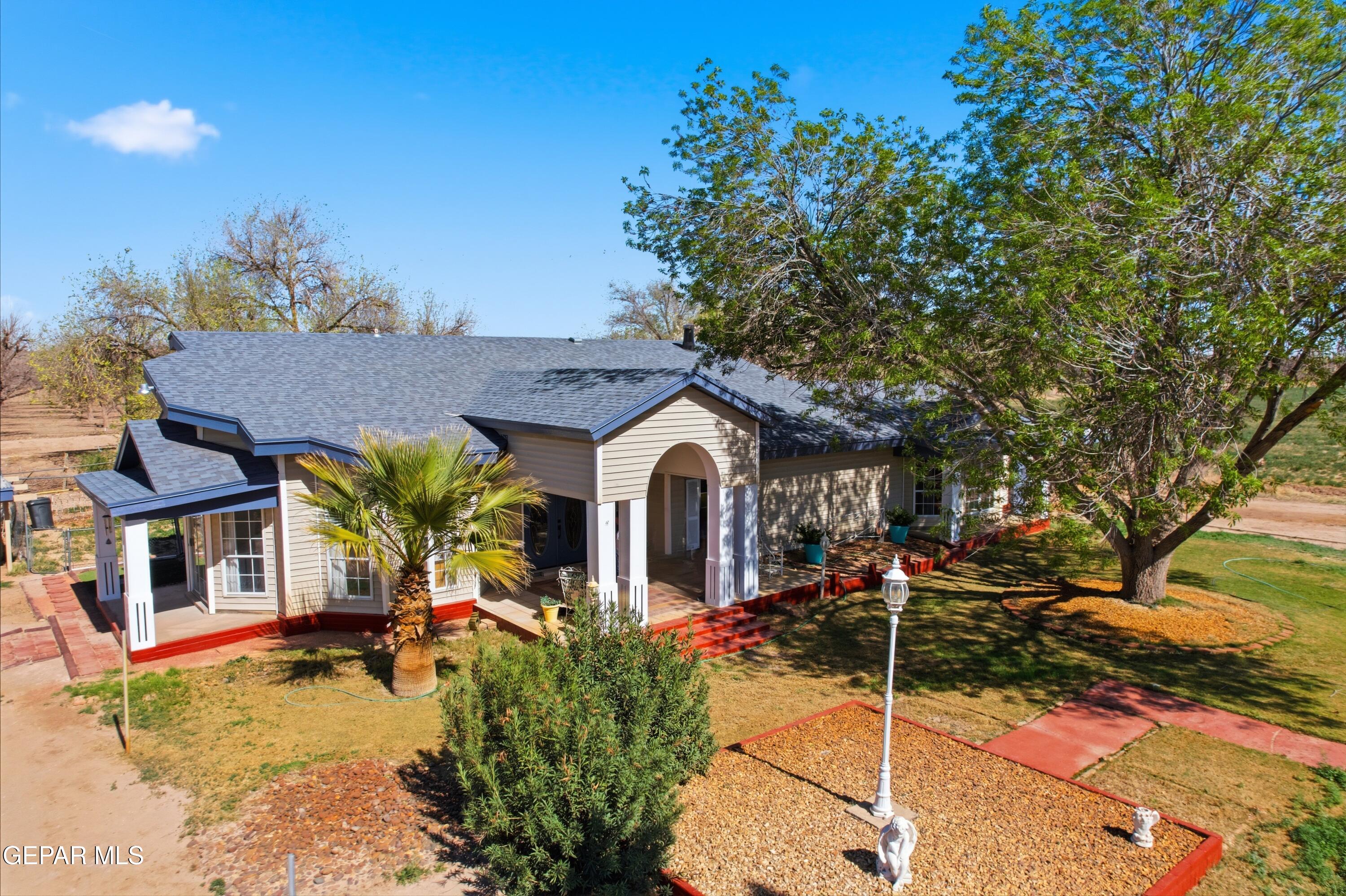 Residential in Clint 2