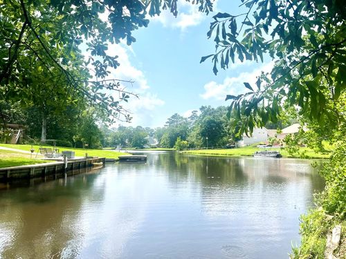 902 E Lakeshore Dr, Carriere, MS, 39426-7712 | Card Image