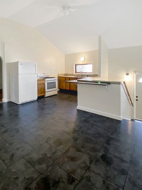 11 Lake Ave, Fox Lake, IL, 60020-1816 | Card Image