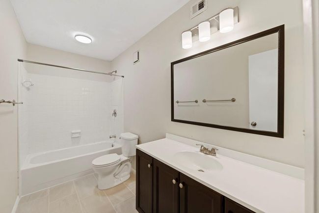 601 Park Ridge Cir, Condo with 2 bedrooms, 2 bathrooms and 2 parking in Marietta GA | Image 16