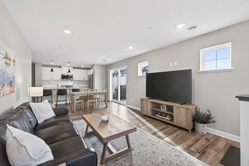 5251 Long Pointe Pass, Woodbury, MN, 55129-6304 | Card Image