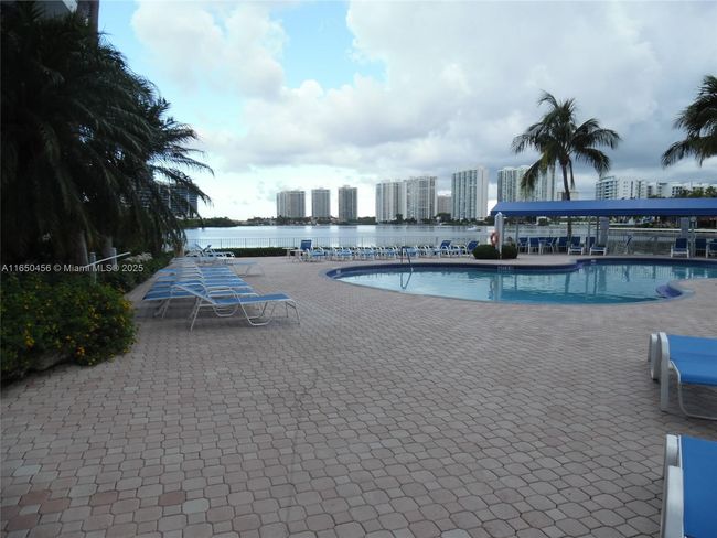APT-1711 - 3530 Mystic Pointe Dr, Condo with 2 bedrooms, 2 bathrooms and null parking in Aventura FL | Image 28