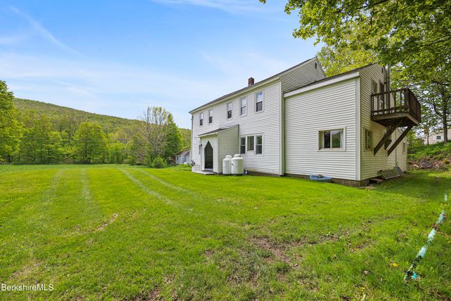 205 - 203205 Main St, Home with 5 bedrooms, 3 bathrooms and 3 parking in Hancock MA | Image 8