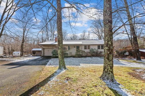 123 W High St, East Hampton, CT, 06424-1723 | Card Image