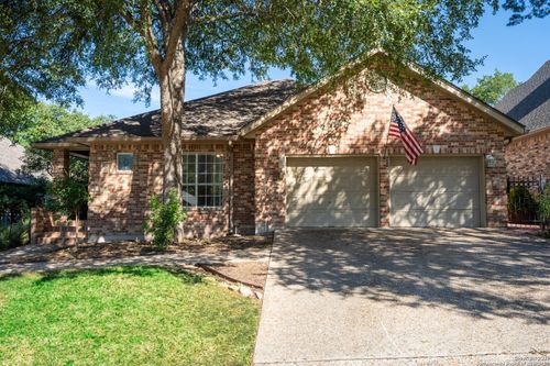 622 Evergreen Ln, New Braunfels, TX, 78130-6679 | Card Image