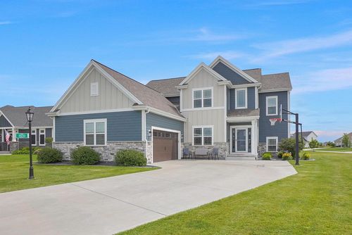 35233 Walleye Court, Summit, WI, 53066 | Card Image