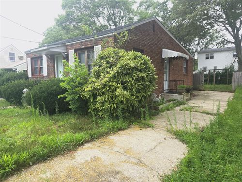 21 Sherwood Dr, Mastic Beach, NY, 11951-3207 | Card Image