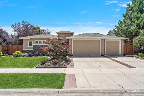 733 E San Pedro St, Meridian, ID, 83646-5660 | Card Image