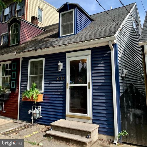 231 E Chestnut St, LANCASTER, PA, 17602-2742 | Card Image