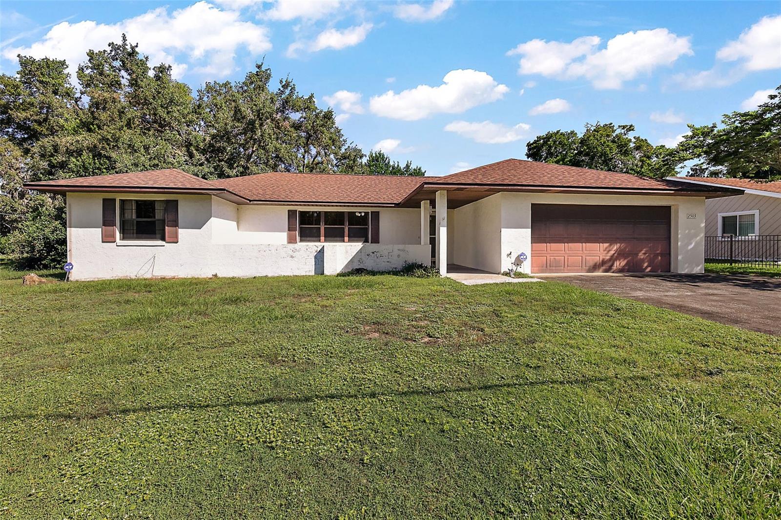 Waycross Ave, Eustis, FL 32726