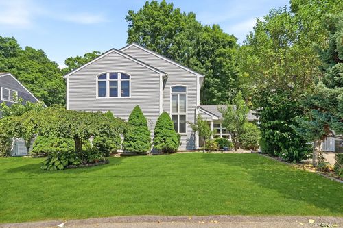 75 Glen Forest St, Thornwood, NY, 10594-1931 | Card Image