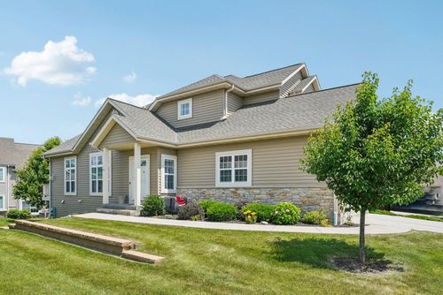 21846 S Weather Edge Cir, Lannon, WI, 53046-9628 | Card Image