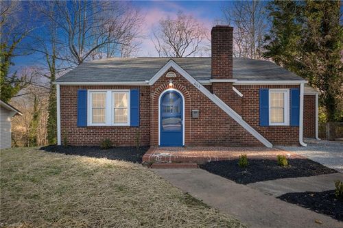 664 Elk Spur St, Elkin, NC, 28621-3208 | Card Image