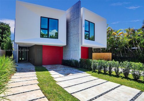 3645 Sw 1st Ave, Miami, FL, 33145-3907 | Card Image