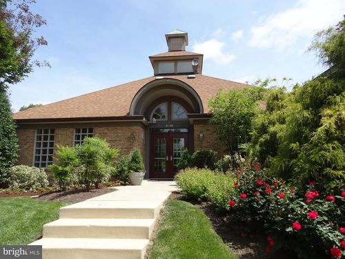 305 Saint Michaels Cir, ODENTON, MD, 21113-2610 | Card Image