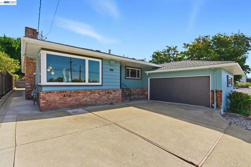 2724 Benedict Dr, San Leandro, CA, 94577-6813 | Card Image